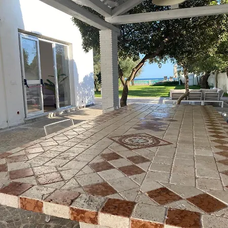 Degli Squali Pensión 3*